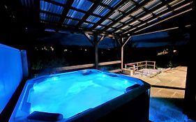 Pixie House - Mreznica, Private Pier, Hot Tub